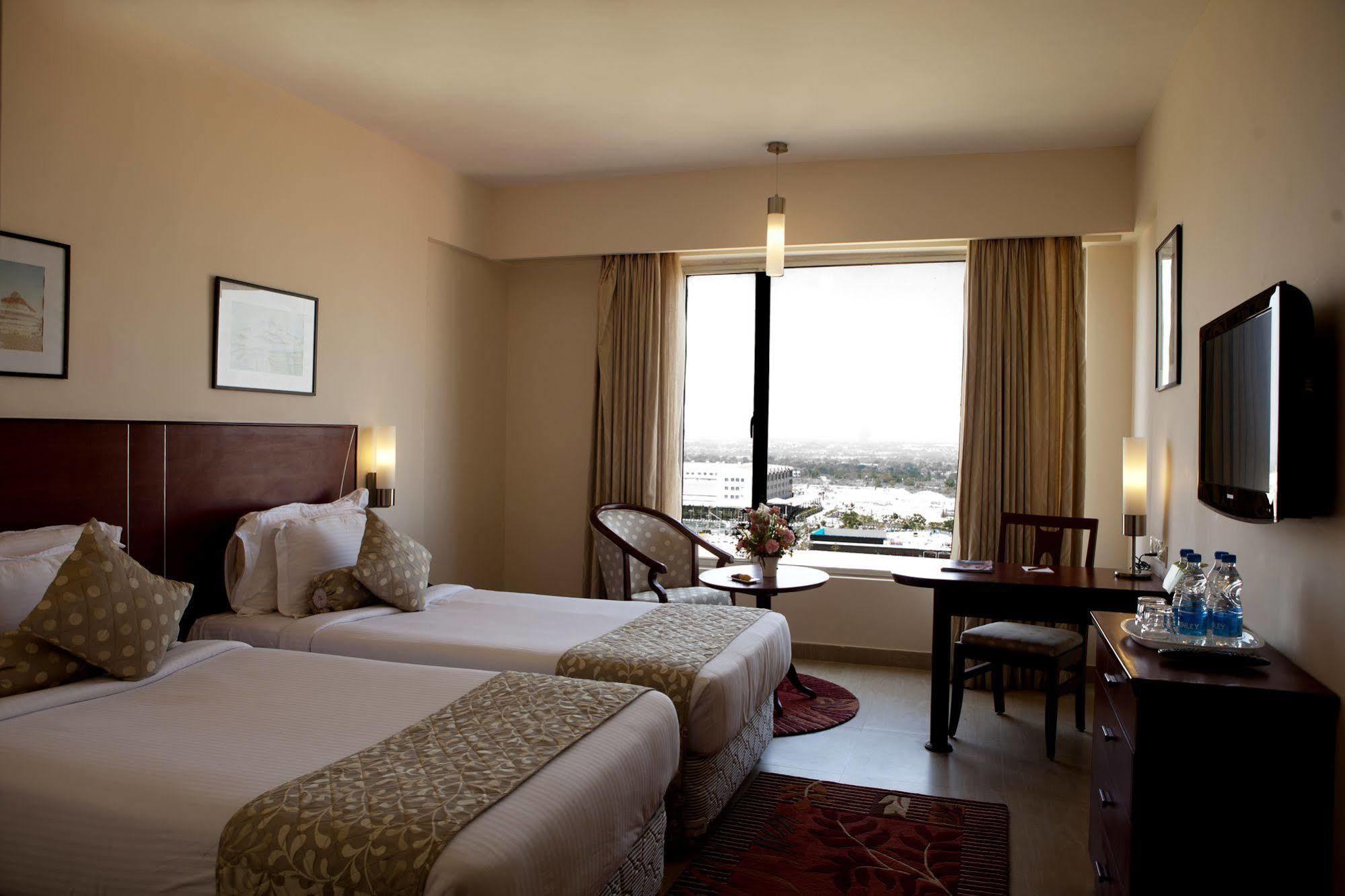 Oh Biz Premier At Leonia Hotel Hyderabad Ngoại thất bức ảnh